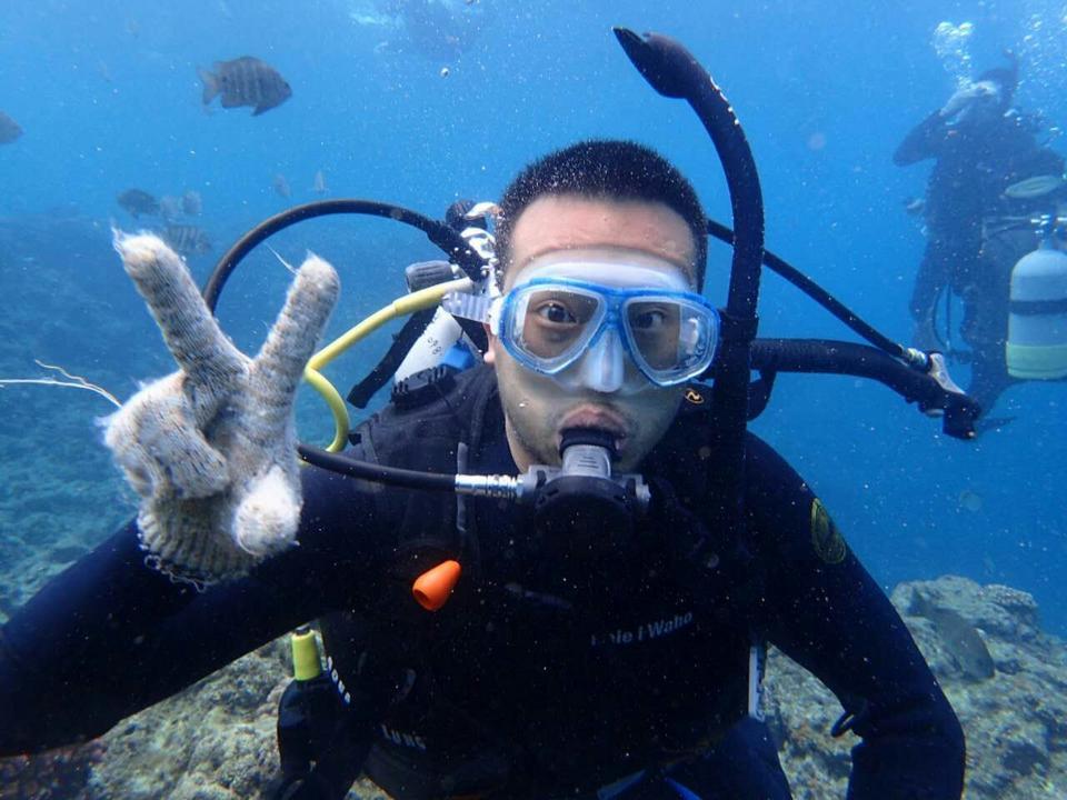 吃星星的恐龙男孩