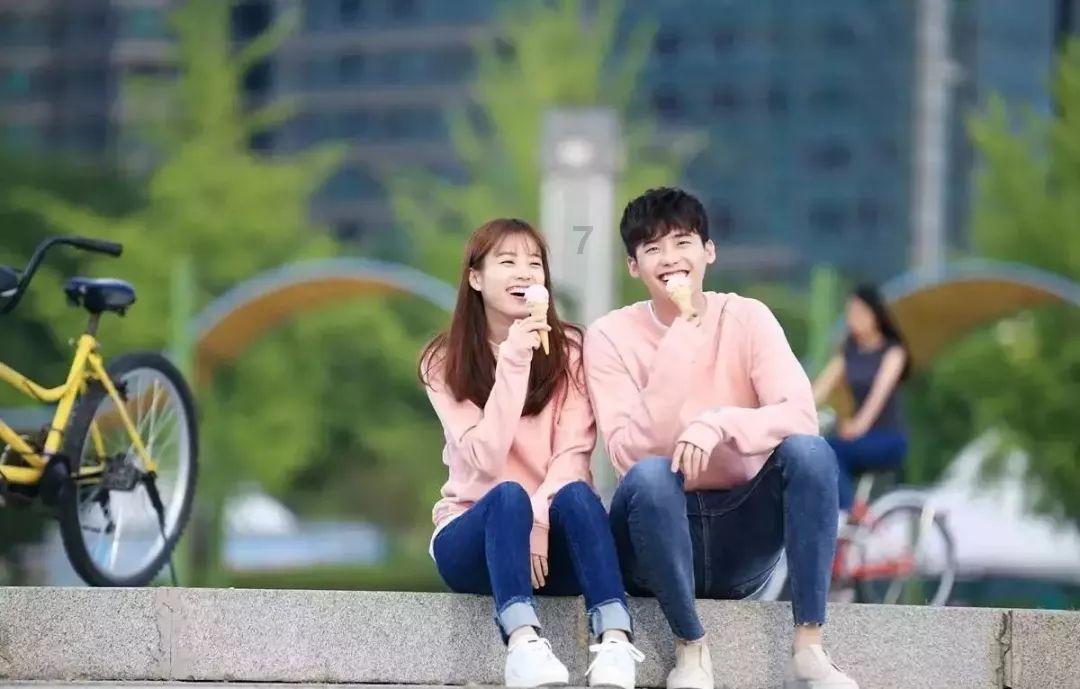 男人不让喜欢的女人和别的男人靠近？游戏画面
