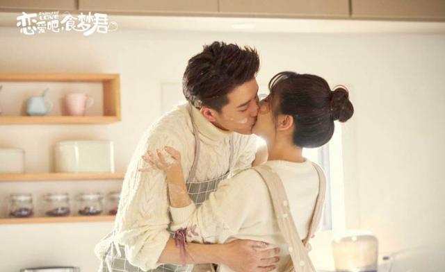 吃星星的恐龙男孩