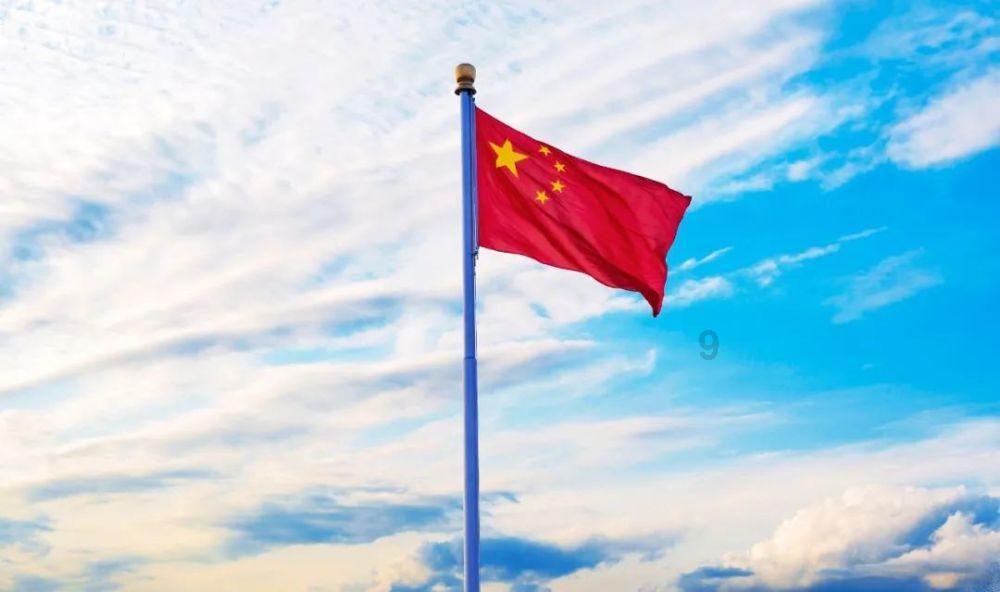 发现冷知识的最佳平台 - 戚薇穿宽大西装玩下衣失踪,矮个子女孩可以这么搭吗?