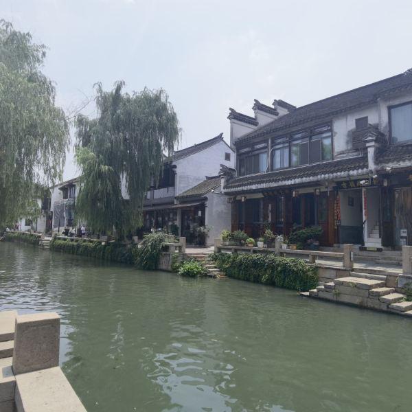 云岩区政府与市城投集团座谈会举行